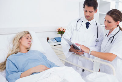 Девушка в больнице Девушка в больнице